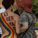 España avanza con una ley para castigar con cárcel las falsas terapias de conversión LGTBI