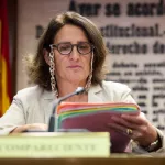 ¿Por qué Carlos Mazón dimite mientras se premia a Teresa Ribera?