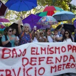 Incertidumbre en el servicio meteorológico: realizan un “paraguazo” en rechazo a posibles recortes