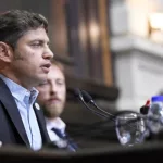 En medio de los cruces con CFK y con Milei, Kicillof envía el Presupuesto 2026 a la Legislatura