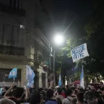 Elecciones 2025: la casa de Cristina, otra vez el punto de reunión de la militancia y parada obligada de los candidatos