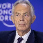 Tony Blair, la estrella laborista que cayó por la invasión de Irak y busca ahora redención en Medio Oriente