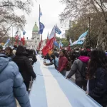 Tras una masiva marcha en rechazo, la oposición intenta voltear capítulos de la Ley de Propiedad Privada