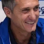 El divertido momento de Guillermo con la avioneta que pasó por Vélez