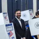 Elecciones en Nueva York: la gran ciudad latió con su vértigo habitual y un aire de cambio coronó a Mamdani