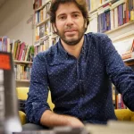 Un amor incierto, escritura bloqueada y la ciudad como testigo, la nueva novela de Javier Serena