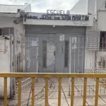 Un niño de 11 años murió tras desvanecerse mientras jugaba a la pelota en el patio de su escuela