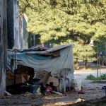Se frenó la baja de la pobreza: en el primer trimestre subió al 30%