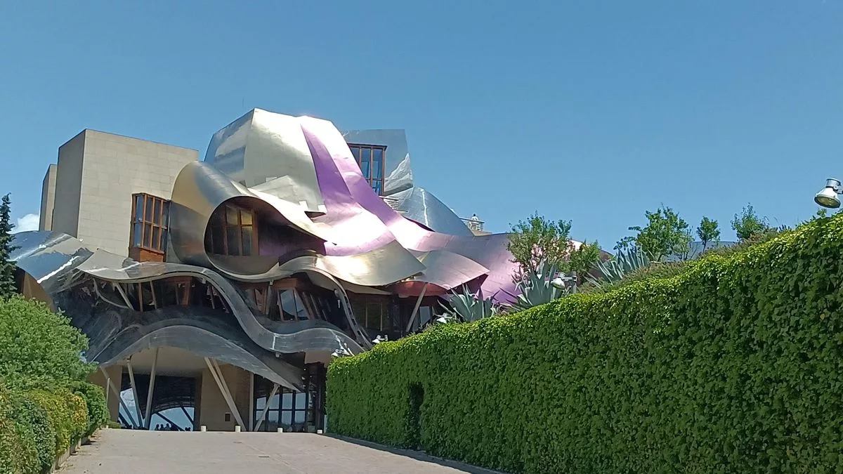 Hotel Marqués del Riscal, en Elciego (Álava), obra de Frank Ghery