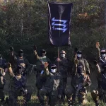 Qué es ‘The Base’, la organización terrorista neonazi que planea atentados en EEUU, España y Ucrania