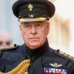 El príncipe Andrés recibió a Weinstein y a Epstein en su mansión tras la orden de arresto contra el pederasta