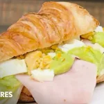 Croissants rellenos: 5 lugares para probar versiones saladas y originales