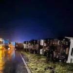 Madrugada dramática en Bombal: camiones volcados, daños y autoevacuados, fuerte temporal con vientos de 130 kilómetros por hora