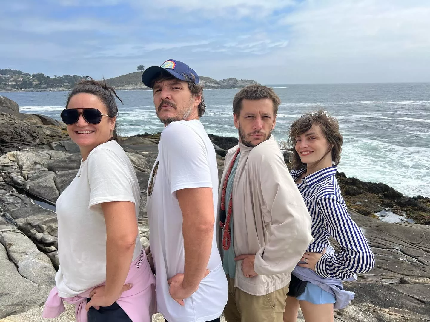 El actor con sus cuatro hermanos: Javiera, Nicolás y Lux (Foto: Instagram @pascalispunk)