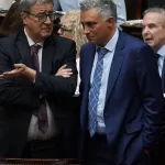 Los libertarios impulsan una ofensiva en más de 100 municipios bonaerenses para bajar o eliminar tasas locales