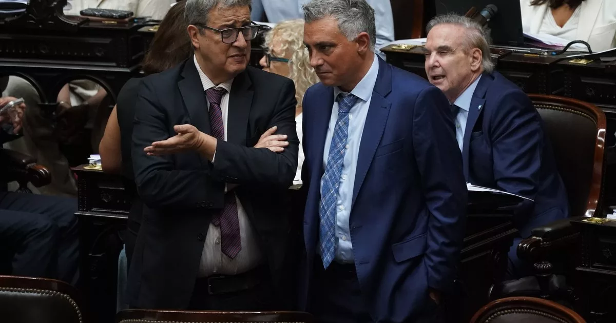 Los libertarios impulsan una ofensiva en más de 100 municipios bonaerenses para bajar o eliminar tasas locales