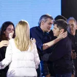 Videos: los gestos de Máximo Kirchner durante el discurso de Kicillof que llamaron la atención