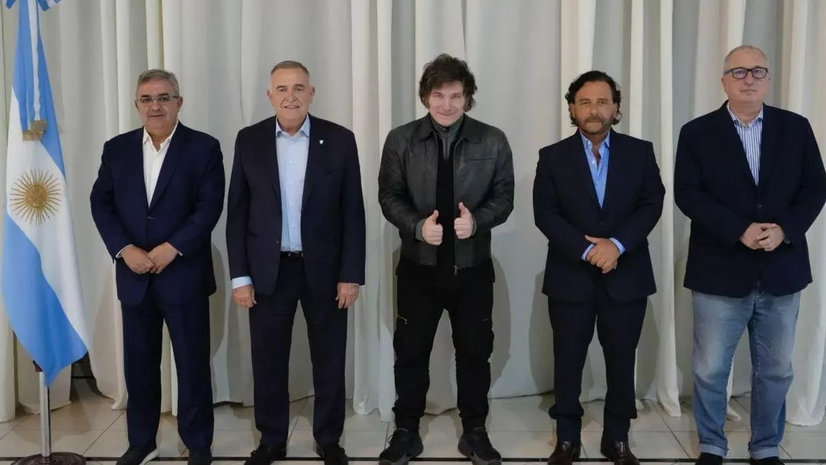 En octubre del año pasado, Javier Milei recibió en la Quinta de Olivos a los gobernadores Raúl Jalil (Catamarca); Osvaldo Jaldo (Tucumán); Gustavo Sáenz (Salta y Hugo Passalacqua (Misiones).