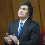 Los Milei bajo asedio: interpelaciones, embestidas legislativas y una respuesta “musical”