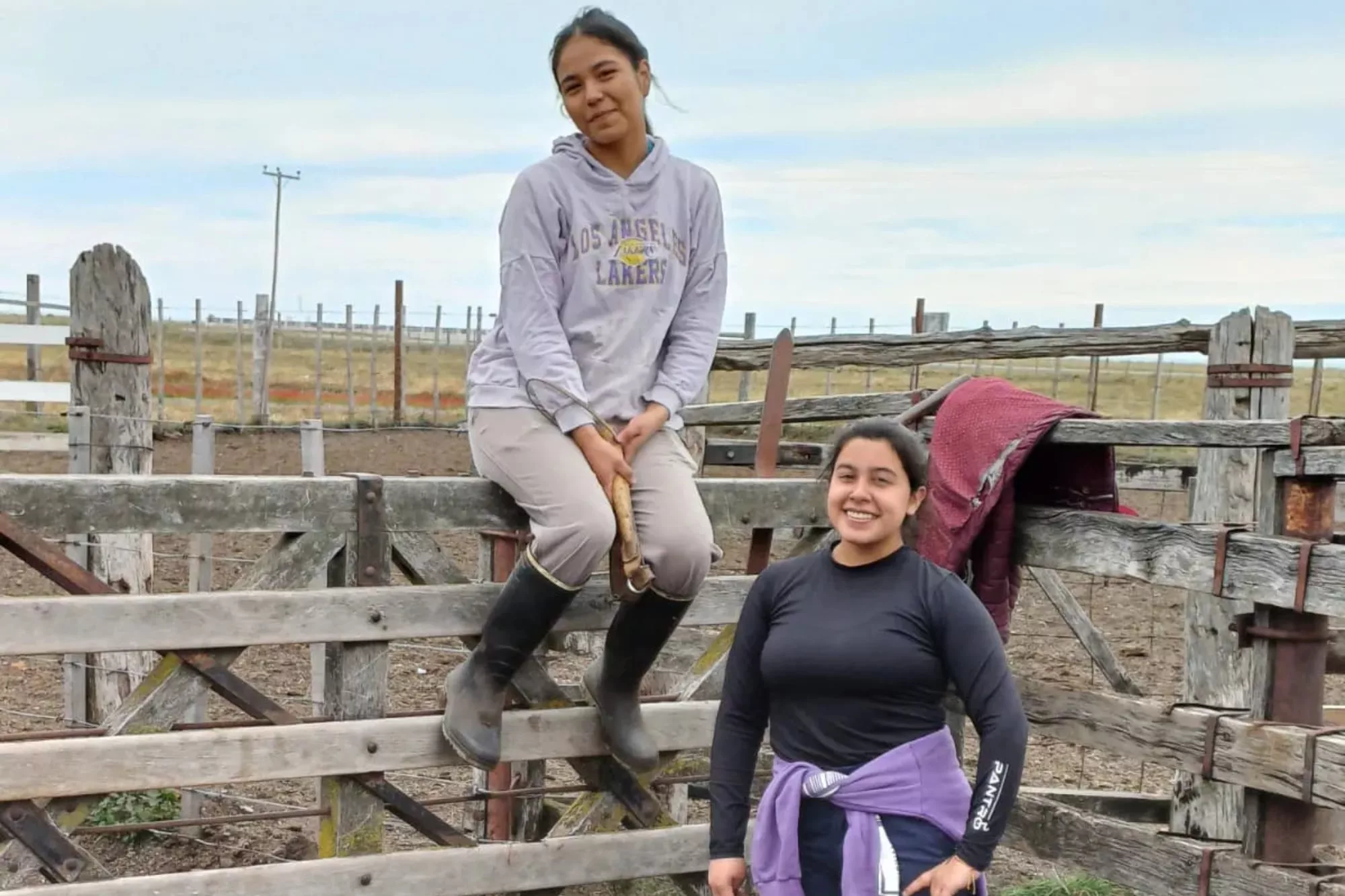 Parte de las alumnas que hoy estudian en las escuelas 