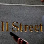 Turbulencia en los mercados: el dólar sube fuerte y el riesgo país toca el valor más alto en el año