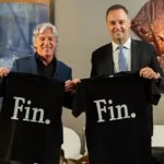 Un periodista de la TV Pública salió a defender a Adorni por el viaje que hicieron a Punta del Este: “Pagó US$ 3.600 en el avión privado más barato que hay”