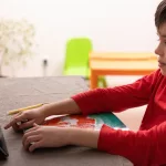 Vouchers, clases en casa y evaluación docente: el Gobierno presentó su ley de “libertad educativa”