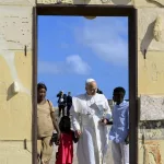 El Papa elogia el pasado migrante de EEUU en un dardo directo contra el discurso de Trump