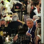 Trump monta una megafiesta de Halloween a lo ‘Gran Gatsby’ mientras 42 millones de personas pierden la ayuda para alimentos