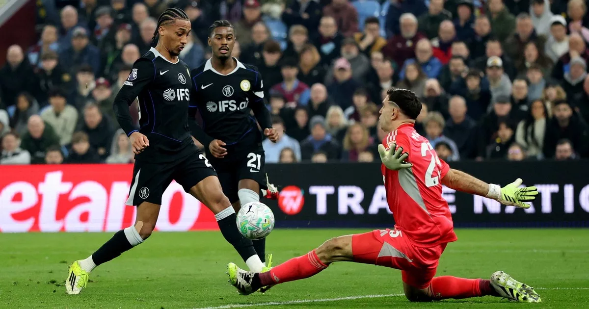 Quién es el brasileño que le hizo tres goles al Dibu Martínez