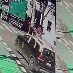 Llevaba una mochila con plata para una operación inmobiliaria y dos motochorros se la robaron en Palermo: los atraparon después de un choque