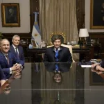 El embajador de EE.UU. formalizó su cargo antes del viaje de Javier Milei a Miami