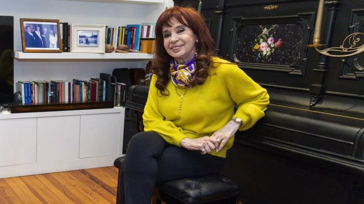Cristina Fernández de Kirchner en la vivienda de San José 1111, donde permanece cumpliendo una sentencia con arresto domiciliario.