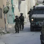 Un vídeo muestra cómo policías israelíes disparan y matan a dos palestinos con las manos en alto