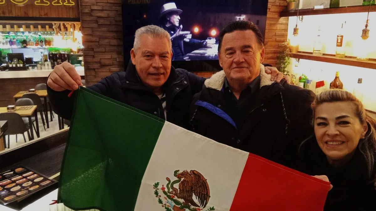 Rafael Bravo, Juan y Marite Gama, tres seguidores de Sabina 