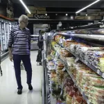 De qué se trata el programa de beneficios para jubilados y pensionados que incluye rebajas en supermercados