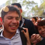 Las últimas encuestas que tiene Kicillof de la Provincia y el contraataque que prepara contra Cristina