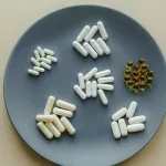 El costado oscuro de los suplementos: alertan por el aumento de cuadros graves ligados a productos “naturales”