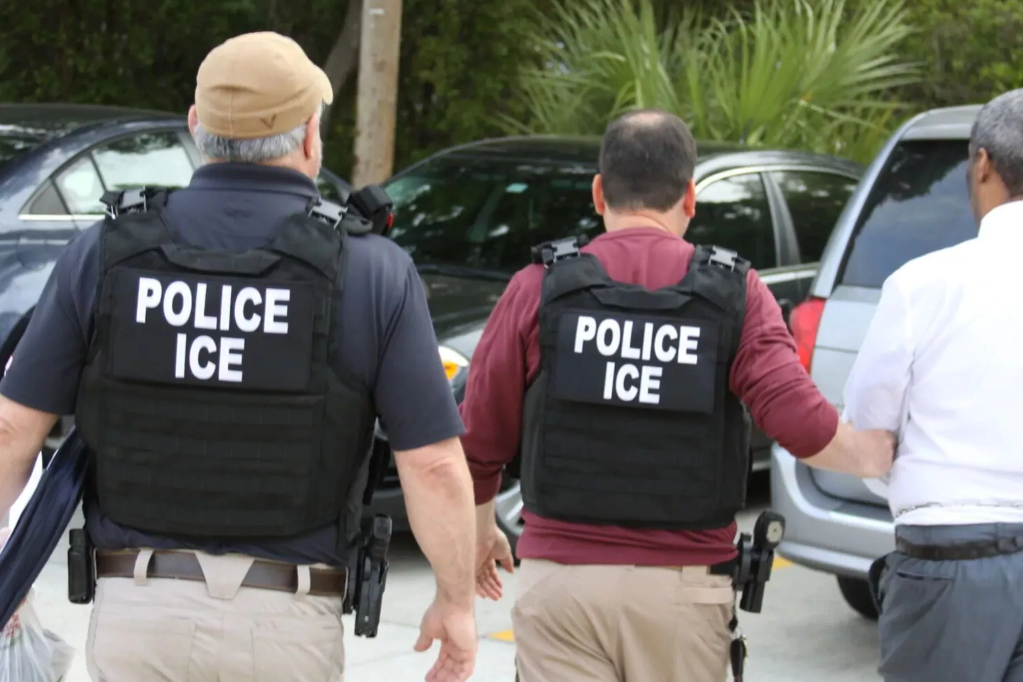 A partir del testimonio del oficial, el Departamento de Seguridad Nacional (DHS), en coordinación con el Departamento de Policía de Virginia Beach, inició una investigación formal el 17 de noviembre