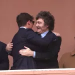 Nuevo DNU contra extranjeros por discursos de odio: la sombra de Santiago Caputo y por qué podría fracasar la norma
