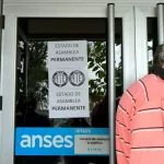 El Gobierno confirmó que en abril otorgará el bono de $70.000 a jubilados y pensionados