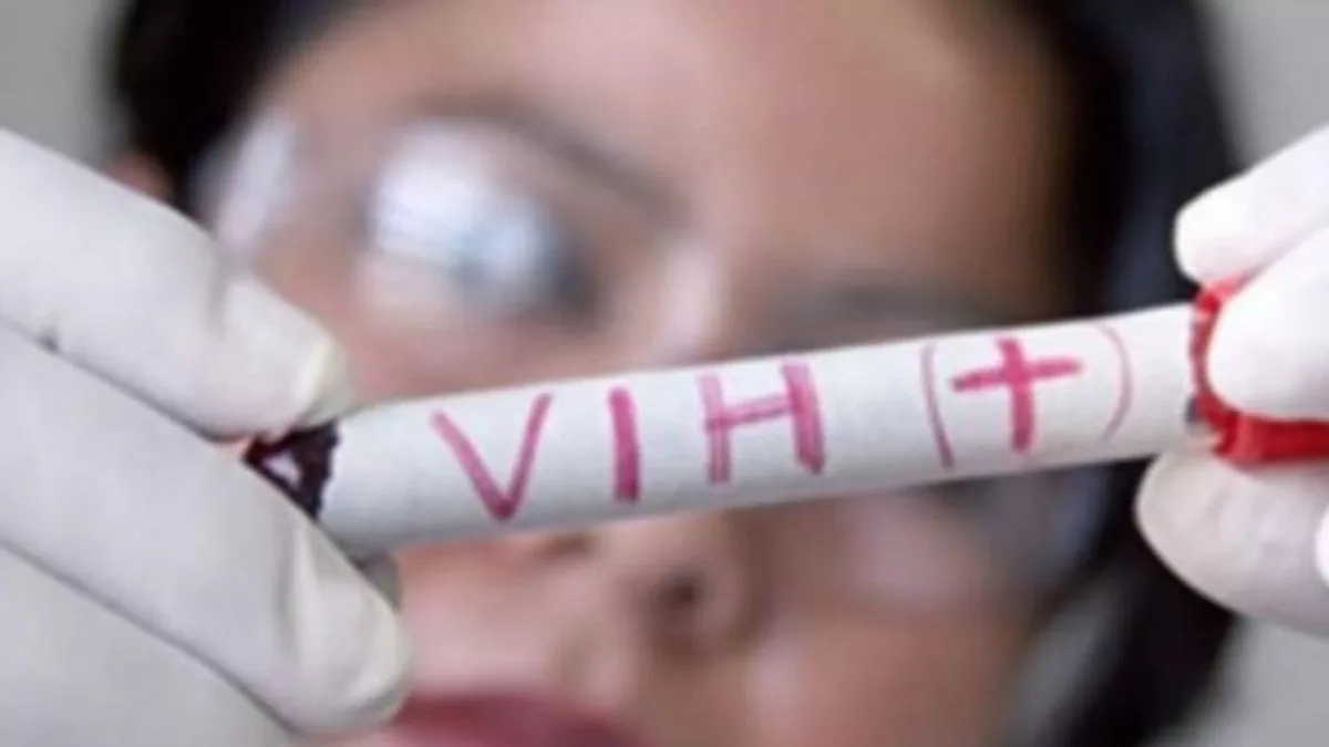 Durante la fecha, se busca apoyo en todo el mundo para las personas que viven con el VIH , también se recuerda a los fallecidos por enfermedades relacionadas.