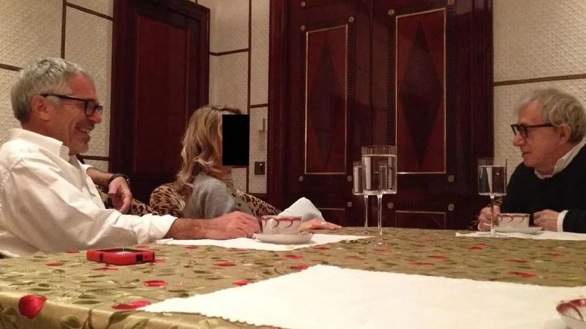 Epstein, Woody Allen y una mujer.