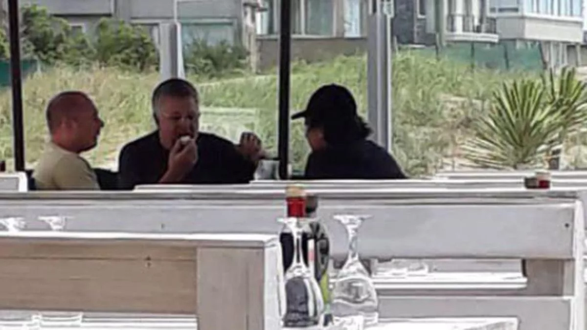 Marcelo D'Alessio, Carlos Stornelli y el gobernador salteño Gustavo Saenz, en el balneario CR de Pinamar, el 8 de enero de 2019. Otras andanzas del fiscal