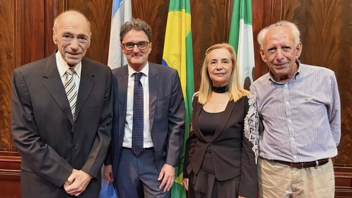 Zaffaroni estuvo acompañado de referentes internacionales como Fernando Tenorio Tagle y Patricia González Rodríguez (Universidad Nacional Autónoma de México) y Salo de Carvalho (Universidad Federal de Río de Janeiro).