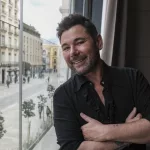 Miguel Poveda, tras descubrir los versos inéditos de Lorca: “Necesitamos ahora su sentido de la justicia y la igualdad”