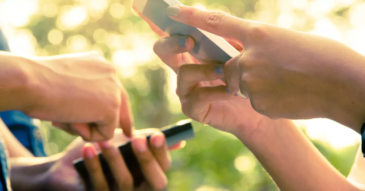 De “avisá cuando llegues” a mirar el mapa en tiempo real: las apps parentales para saber dónde están los hijos