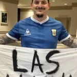 ¿Quién se quedó con la famosa bandera de Malvinas de la Selección Argentina?