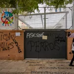 Tensión en el colegio sevillano de la niña que se suicidó después de sufrir ‘bullying’: pintadas que acusan de inacción al centro y vigilancia policial