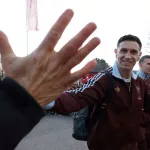 Dibu Martínez recibe a Enzo Fernández en un duelo clave por las copas